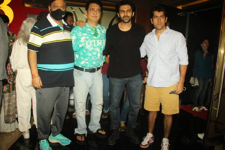 सूर्यवंशी के रिव्यू की बात करें तो फिल्म को लेकर काफी अच्छे रिव्यू आ रहे हैं. फिल्म की रिलीज का डेढ़ साल से इंतजार हो रहा था और अब फाइनली फिल्म रिलीज हो गई है.