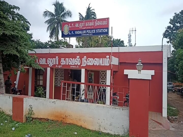 வன்னியர்களுக்கு இட ஒதுக்கீடு வழங்க கோரி அரசுப்பேருந்து கண்ணாடியை உடைத்த போதை ஆசாமி