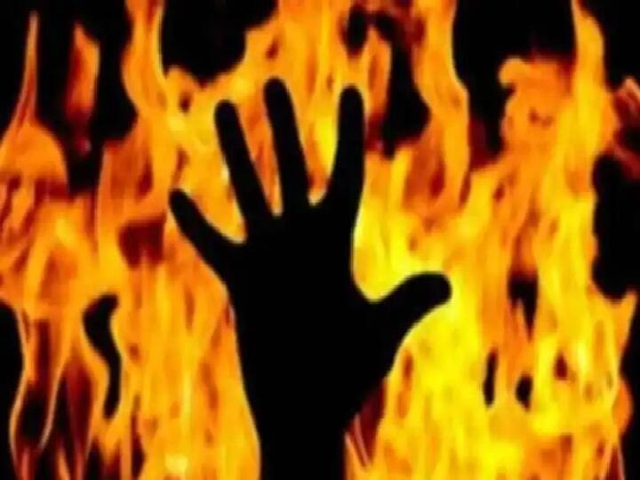 Bareilly: दर्द दे गई दिवाली, 2 साल के बेटे को बचाने को कोशिश में जलकर राख हुई महिला Woman burnt while trying to save son in bareilly uttar pradesh Bareilly: दर्द दे गई दिवाली, 2 साल के बेटे को बचाने को कोशिश में जलकर राख हुई महिला