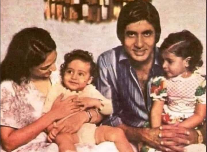 Amitabh Bachchan Shares past and present Family photo of jaya bachhcan, abhishek bachhcan, shweta bachchan Then And Now Pic: Amitabh Bachchan ने शेयर की Jaya, Abhishek और Shweta के साथ पुरानी और अब की फोटो, लिखा- 'कुछ तस्वीरें कभी नहीं बदलतीं'