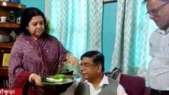 Bhai Fota 2021: 'এই দিনটার জন্যই সারা বছর অপেক্ষা করে থাকা', বোনের কাছ থেকে ফোঁটা নিয়ে বললেন সুভাষ সরকার | Bangla News