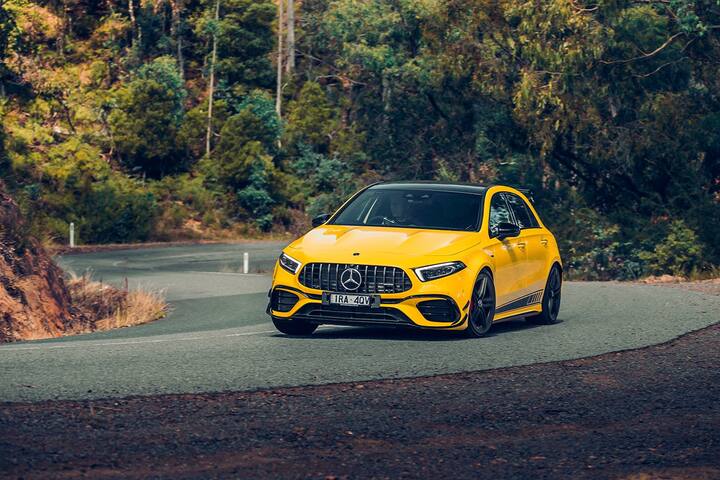 Mercedes-AMG A45 S: Mercedes-AMG A45 S ਇੱਕ ਲਗਜ਼ਰੀ ਹੈਚਬੈਕ ਕਾਰ ਹੈ। ਇਹ ਦੁਨੀਆ ਦੀ ਸਭ ਤੋਂ ਸ਼ਕਤੀਸ਼ਾਲੀ ਹੈਚਬੈਕ ਹੈ। ਇਸ ਕਾਰ 'ਚ 2.0 ਲੀਟਰ ਦਾ ਪੈਟਰੋਲ ਇੰਜਣ ਹੈ ਜੋ 421hp ਦੀ ਪਾਵਰ ਅਤੇ 500Nm ਦਾ ਟਾਰਕ ਜਨਰੇਟ ਕਰਦਾ ਹੈ।