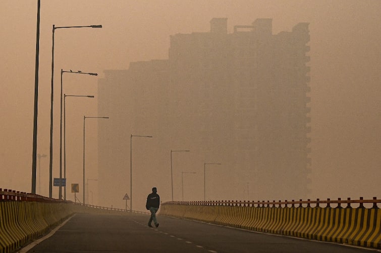 Delhi Pollution Update: दिल्ली में प्रदूषण का 5 साल का रिकॉर्ड टूटा, आज मिल सकती है कुछ राहत