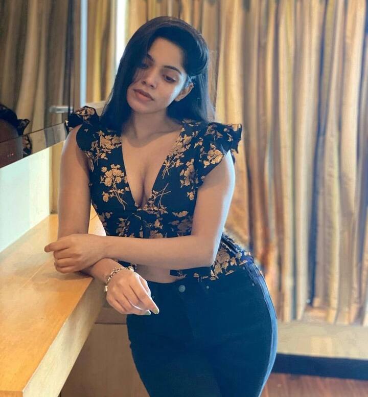 கை முளைச்சு, கால் முளைச்சு, ஆடுது என் பாட்டுக்கு