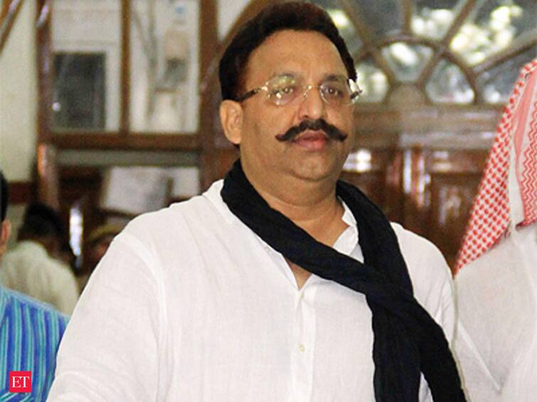 UP News: Mukhtar Ansari's son Umar Ansari met his father in Banda Jail ann UP News: मुख्तार अंसारी के बेटे उमर अंसारी ने पिता से की बांदा जेल में मुलाकात, जिला प्रशासन पर लगाया बड़ा आरोप