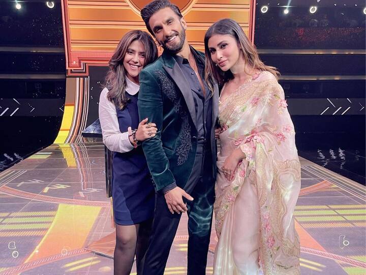 Mouni shared some selfies clicked during the shoot and wrote on Instagram, “Last night was soooo much fun with em blazing madhatters All my love and bestest wishes for #EK my dearest ekta maam”. (Image courtesy - @imouniroy/Instagram)