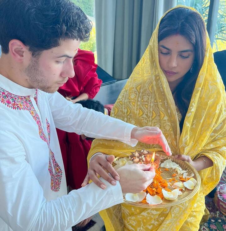 निक आणि प्रियंकाने घरात आकर्षक रोषणाई करत फुलांनी घर सजवले होते. (Photo:@priyankachopra/IG)