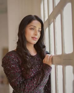 Bhumika Chawla Photos: ఇప్పటికీ అరనవ్వు అలాగే ఉంది... భూమిక లేటెస్ట్ ఫొటోస్