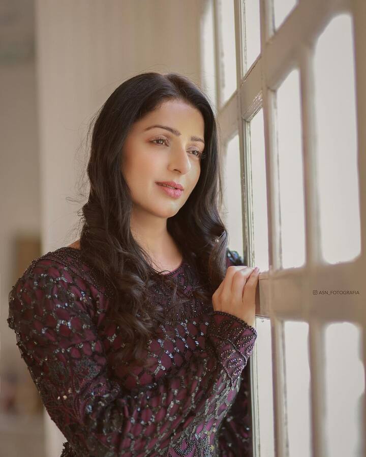 నాలుగు పదులు దాటినా ఇప్పటికీ లుక్కు సేమ్ టు సేమ్ మెంటైన్ చేస్తోంది భూమిక. ఎంసీఎలో నానికి వదినగా, సీటీమార్ లో గోపీచంద్ కి అక్కగా నటించి మెప్పించింది.