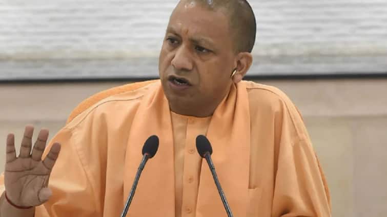 Elections 2021 CM Yogi reached Kairana says Hindus were forced to migrate UP Elections 2021: कैराना से पलायन करने वाले परिवारों से मिले CM योगी, बोले- हिंदुओं को पलायन के लिए मजबूर किया गया