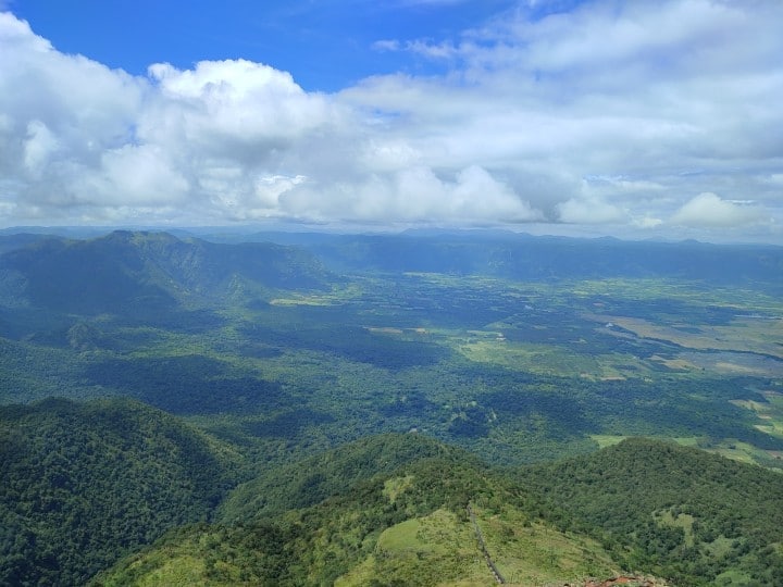 Meghamalai Travel Experience ’மச்சி ஒரு டிரிப் போலாமா?’ - மேகங்கள் ஆட்சி செய்யும் மேகமலை பயணம்..!