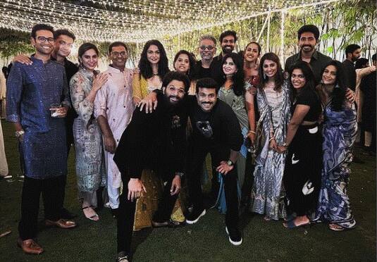 दिवाली पार्टी की फोटो राम चरण ने अपने इंस्टाग्राम पर शेयर की. ये एक फैमली बैश था जिसका आयोजन काफी ग्रैंड लेवल पर हुआ था.