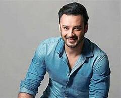 Saheb Bhattacharya: লক করা গাড়ি থেকে ভোটার-আধার-নগদ টাকা চুরি সাহেবের, ভবানীপুর থানায় অভিযোগ অভিনেতার। Bangla News