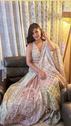 Rhea Chakraborty Photos: रिया चक्रवर्ती ने दिवाली पर किया बेहद खास सेलिब्रेशन, सुशांत की मौत के बाद नहीं मनाई थी पिछले साल दिवाली