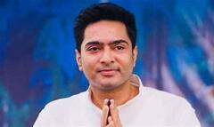 Abhishek Banerjee: ফুটবল কেক-সেলফিতে জন্মদিন পালন অভিষেকের, রাখলেন অনুগামীদের অনুরোধও। Bangla News