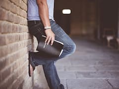 Hyderabad Crime: రాత్రి ఇంట్లో ఒంటరిగా యువకుడు.. బయటికెళ్లిన ఫ్యామిలీ, తిరిగొచ్చి చూసి షాక్