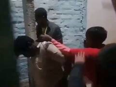 Viral Video: बिहार के मोतिहारी में उपद्रवियों ने पोल में बांधकर ASI को पीटा, सोशल मीडिया पर वीडियो वायरल