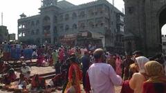 Tuljapur Temple : श्रीतुळजाभवानी मातेच्या मंदीरात भाविकांची प्रचंड गर्दी, सोशल डिस्टन्सिंगचा फज्जा