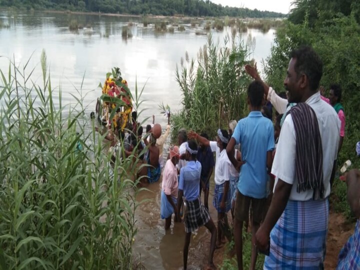 கடலூர்: பெண்ணாடம் அருகே இறந்தவரின் உடலுடன் ஆற்று வெள்ளத்தில் தத்தளித்த கிராம மக்கள்