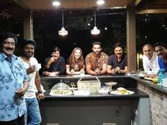 Venkatesh: వెంకీ ఇంట్లో 'ఎఫ్3' టీమ్.. 'టీ' పార్టీలో మన స్టార్స్ బిజీ..