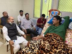 UP News: आमरण अनशन पर बैठे सपा विधायक को पुलिस ने जबरन उठाया, हाथ बांधकर लगाई ड्रिप