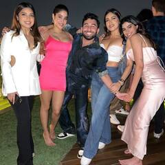 Janhvi Kapoor Boyfriend: बहन खुशी कपूर की बर्थडे पार्टी में एक्स ब्वॉयफ्रेंड के साथ कोजी हो गईं जाह्नवी कपूर, देखिए टैरेस पर हुई पार्टी की Inside Photos