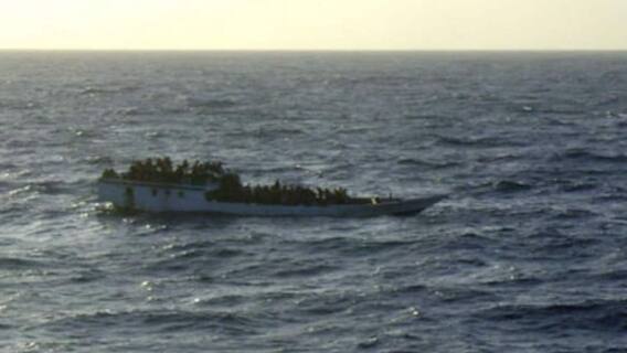 Pakistan: গুজরাত উপকূলের কাছে পাক নৌসেনার গুলি, ১ ভারতীয় মৎস্যজীবীর মৃত্যু | Bangla News