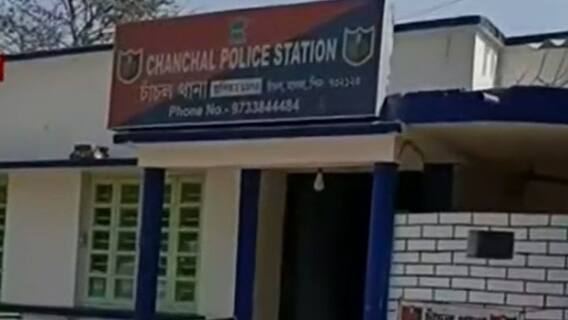 Malda: মালদার চাঁচলে বাড়িতে বিস্ফোরণ, তীব্রতার উড়ল টিনের ছাদ | Bangla News