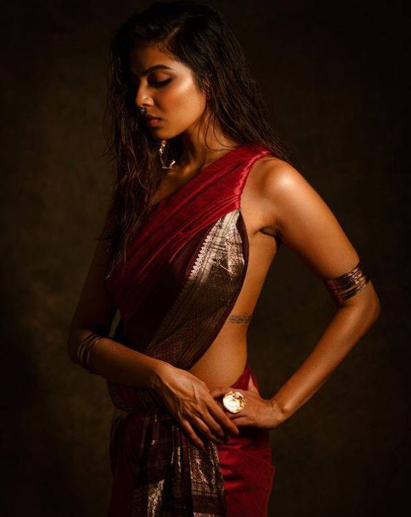 கொஞ்சும் மஞ்சள் பூக்கள் அழகே உன்னைச் சொல்லும்