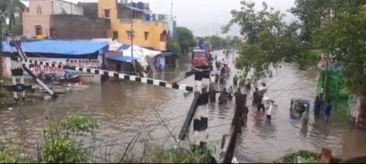 Ganesapuram railway tunnel submerged by torrential rains in Vidya Vidya இங்க இருந்த சுரங்கப்பாதை எங்கே..? தண்ணீரில் தத்தளிக்கும் வட சென்னை! மூழ்கிப்போன முக்கிய இடம்!