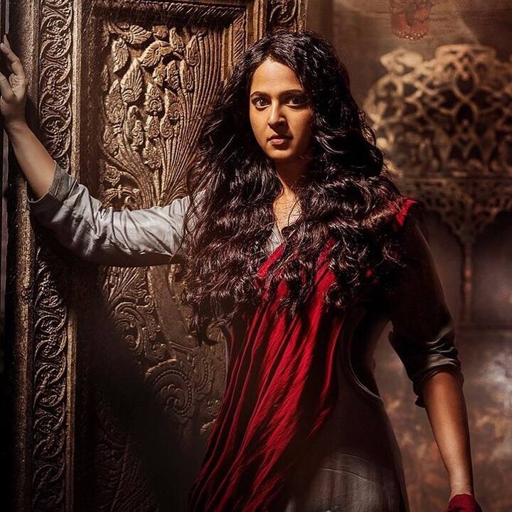 With her appearance in over 50 films, Anushka is one of the highest paid actors. Her portrayal of a devout IAS officer in 'Bhagamathee' was lauded by the audience. (Picture Courtesy: anushkashettyofficial/Instagram)