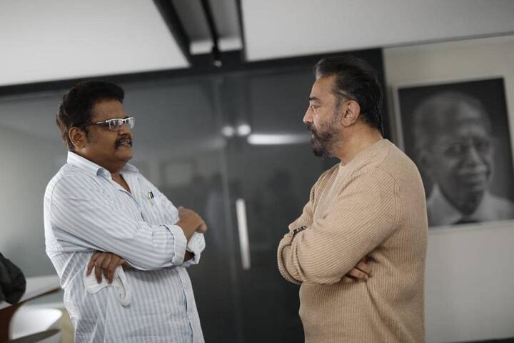 ஆஸ்தான இயக்குநர் கே.எஸ்.  ரவிக்குமாருடன்