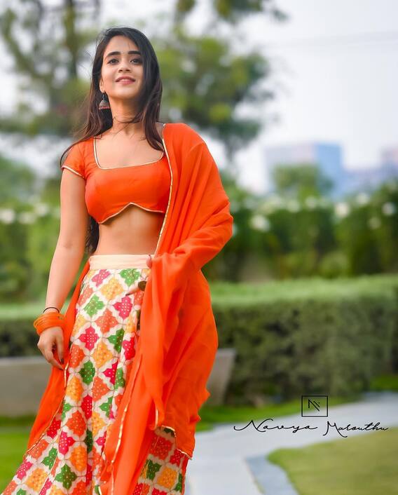 Deepthi Sunaina Photos: ఈ పిల్ల మామూలుగా లేదుగా...అందంతో చంపేస్తోంది
