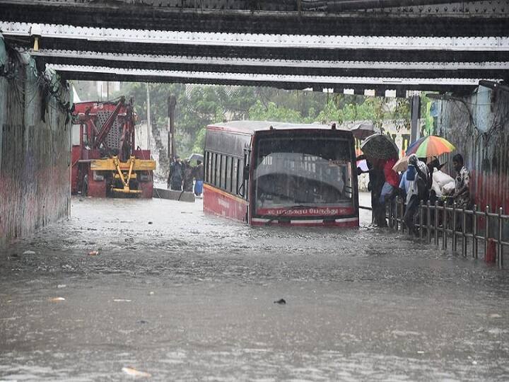 Chennai Corporation has released numbers for assistance during floods Chennai Rains | மழையால் பாதிப்பா? உடனே போன் பண்ணுங்க சென்னை மக்களே! இதுதான் நம்பர்!