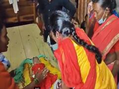 Mahabubabad News: చద్దరులో దూరిన పాము... మూడు నెలల పసికందు మృతి... ఒకే ఇంట్లో ముగ్గురిని కాటేసిన పాము