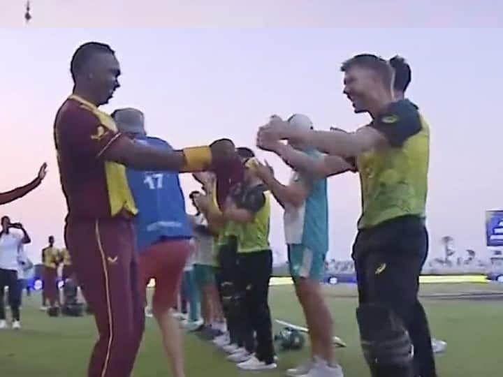 Dwayne Bravo Retires: David Warner did ‘champion dance’ with Bravo after the match Dwayne Bravo Retires: David Warner did ‘champion dance’ with Bravo after the match