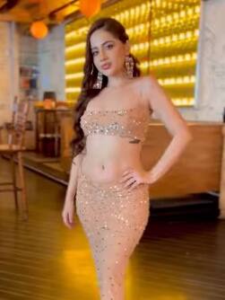 कैटवॉक करते हुए Urfi Javed ने दिए Gorgeous Look