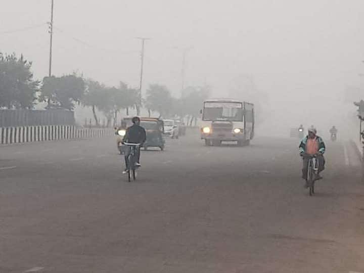 UP Big Cities Weather Report: जानें, यूपी के इन 5 बड़े शहरों के मौसम का हाल, प्रदूषण कर रहा परेशान UP Big Cities Weather Report: Today Weather and pollution report of lucknow, kanpur varanasi, prayagraj and gorakhpur UP Big Cities Weather Report: जानें, यूपी के इन 5 बड़े शहरों के मौसम का हाल, प्रदूषण कर रहा परेशान