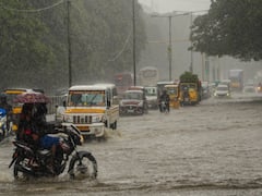 Chennai Rain: தொடரும் மழை...வடியாத வெள்ளம்... தத்தளிக்கும் சென்னை மக்கள்!
