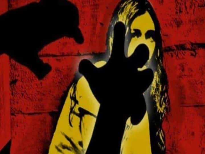 Minor girl raped by 400 people in last 6 months at Maharashtra అడుగడుగునా అత్యాచారం.. 6 నెలల్లో బాలికపై 400 మంది.. నిందితుల్లో పోలీసులు కూడా..!