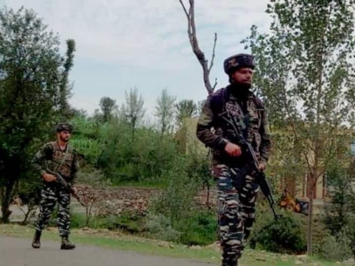 Jammu Kashmir: Active Lashkar militant arrested in Anantnag, arms and ammunition recovered ANN Jammu Kashmir: अनंतनाग में लश्कर का सक्रिय आतंकी गिरफ्तार, कई हथियार और गोला-बारूद बरामद