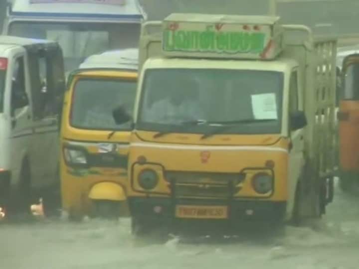 Heavy rainfall overwhelmed Chennai and neighbouring areas, leading to waterlogging in several places, CM MK Stalin announces to close Schools ANN Tamil Nadu Rain: चेन्नई में लगातार बारिश से जनजीवन अस्तव्यस्त, शैक्षणिक संस्थानों में दो दिन का अवकाश घोषित