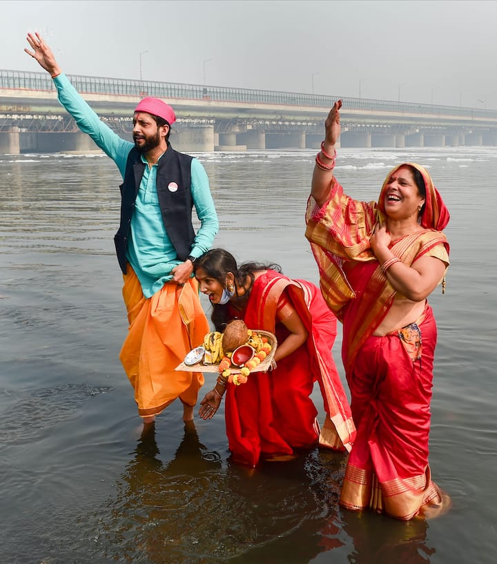 যমুনার জলে দূষণ নিয়ে দিল্লি সরকারের তীব্র সমালোচনা করেছেন বিজেপি সাংসদ মনোজ তিওয়ারি।