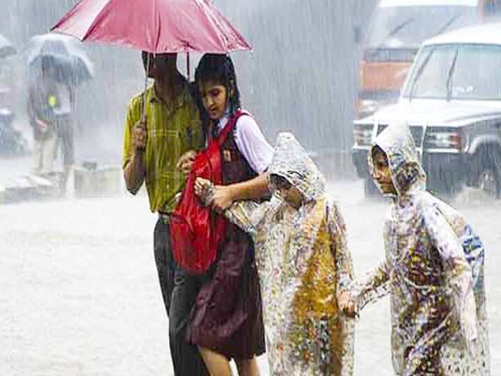 Heavy rains in Ramanathapuram - Parents suffer due to late announcement of school holidays 'முன்னாடியே சொல்லியிருக்கலாம்' - பள்ளி விடுமுறை-தாமதமான அறிவிப்பால் பெற்றோர்கள் அவதி