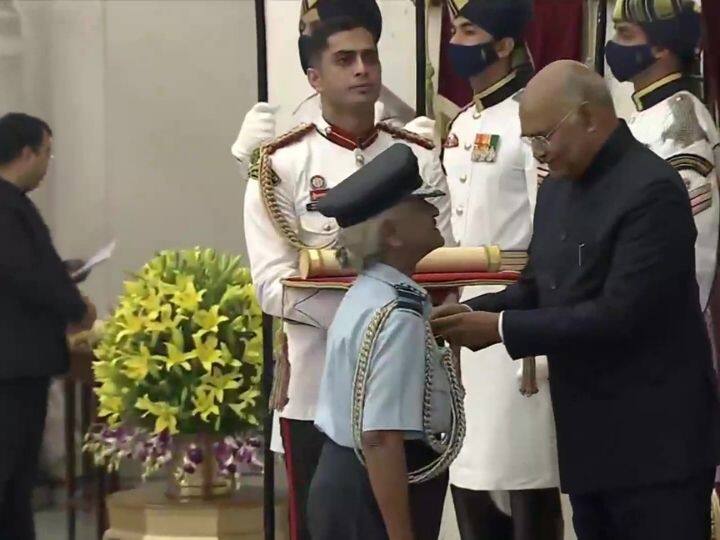 Padma Awards 2021: राष्ट्रपति भवन में 119 हस्तियां पद्म अवॉर्ड से सम्मानित, देखें Photos