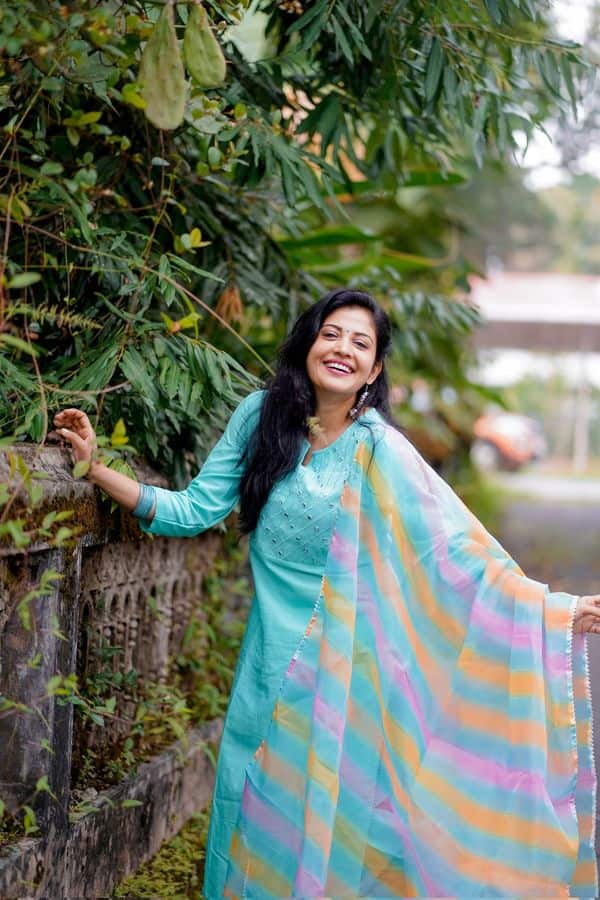 பத்துப் பனிரெண்டு மணி வர நானும் கண்ட படி திரிஞ்சேன்