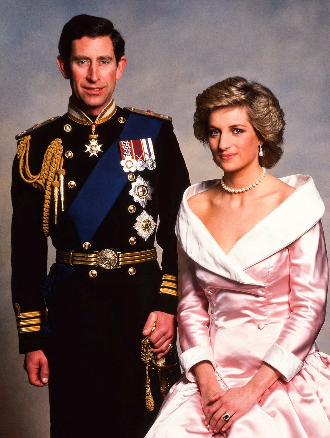 Crown सिरीज में इस एक्ट्रेस ने 'Princess Diana' की रिवेंज ड्रेस का किया ऐसा रिक्रिएशन, देख कर उड़ गए फैंस के होश