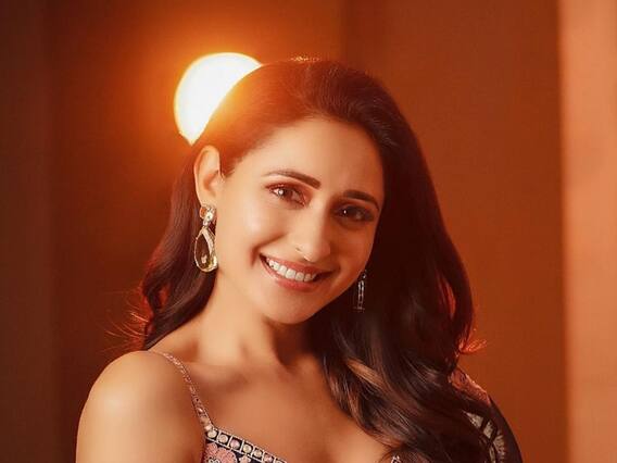 Pragya Jaiswal Photos: హొయలుపోతున్న అందాల ‘అఖండ’ భామ Pragya Jaiswal Photos: హొయలుపోతున్న అందాల ‘అఖండ’ భామ