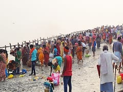 Chhath Puja Nahay Khay 2021: तस्वीरों में देखें पटना के छठ घाट का नजारा, नहाय खाय पर गंगा स्नान के लिए उमड़ी भीड़