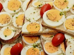Kitchen Hacks: सर्दियों में रोज खाते हैं अंडे लेकिन उबालते वक्त फट जाते हैं तो इस ट्रिक को अपनाएं